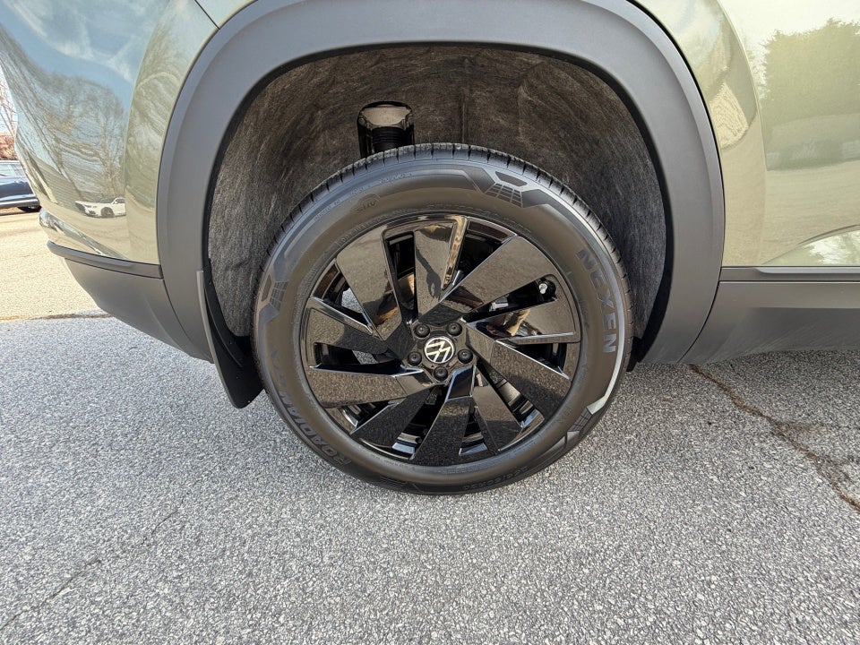 2026 Volkswagen Atlas Cross Sport SE with Technology