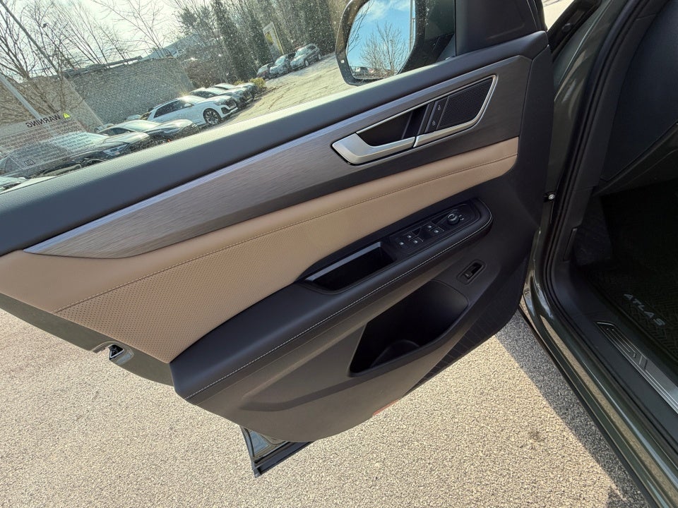 2026 Volkswagen Atlas Cross Sport SE with Technology