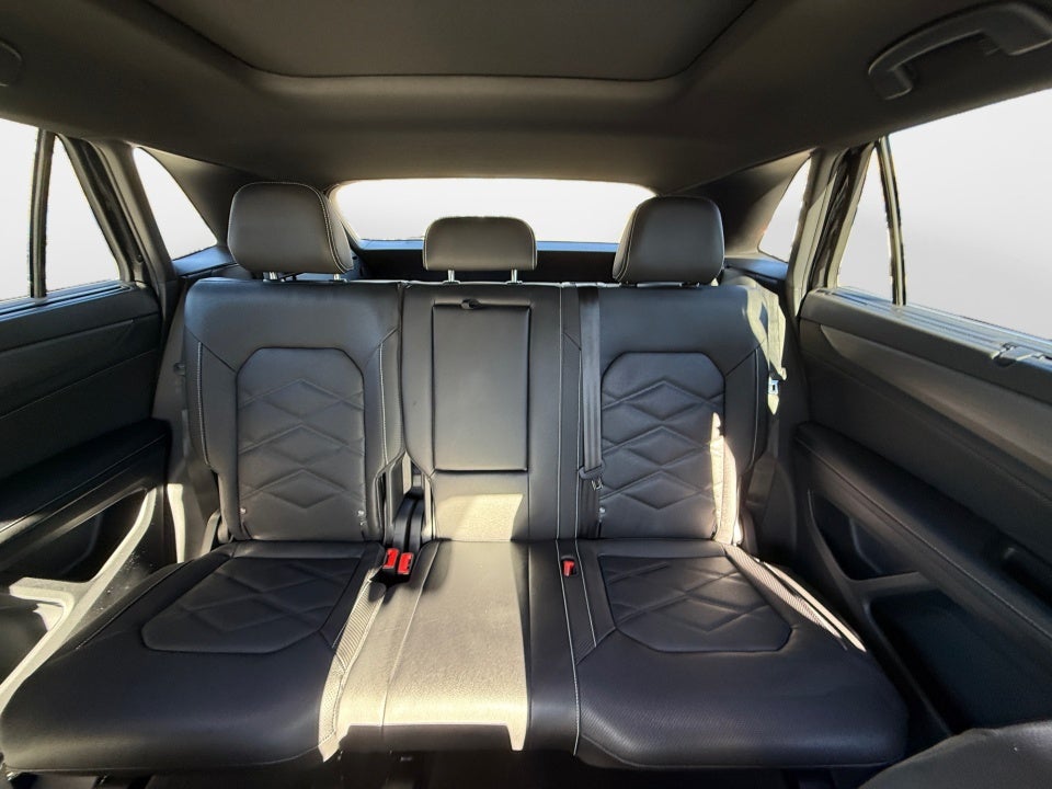 2026 Volkswagen Atlas Cross Sport SE with Technology