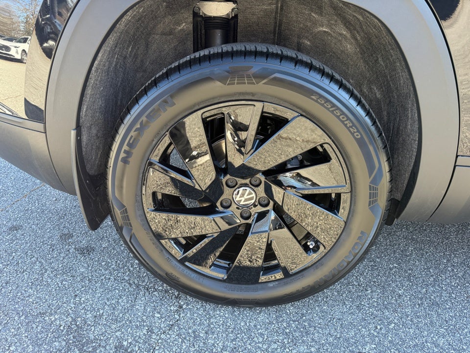 2026 Volkswagen Atlas Cross Sport SE with Technology