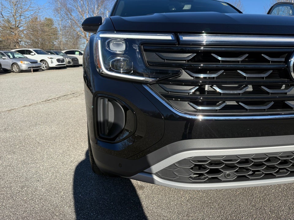 2026 Volkswagen Atlas Cross Sport SE with Technology