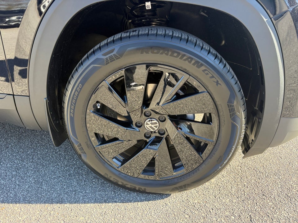 2026 Volkswagen Atlas Cross Sport SE with Technology