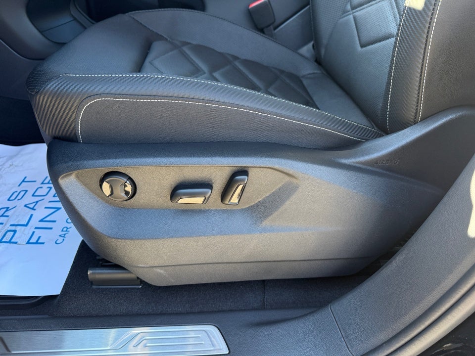 2026 Volkswagen Atlas Cross Sport SE with Technology