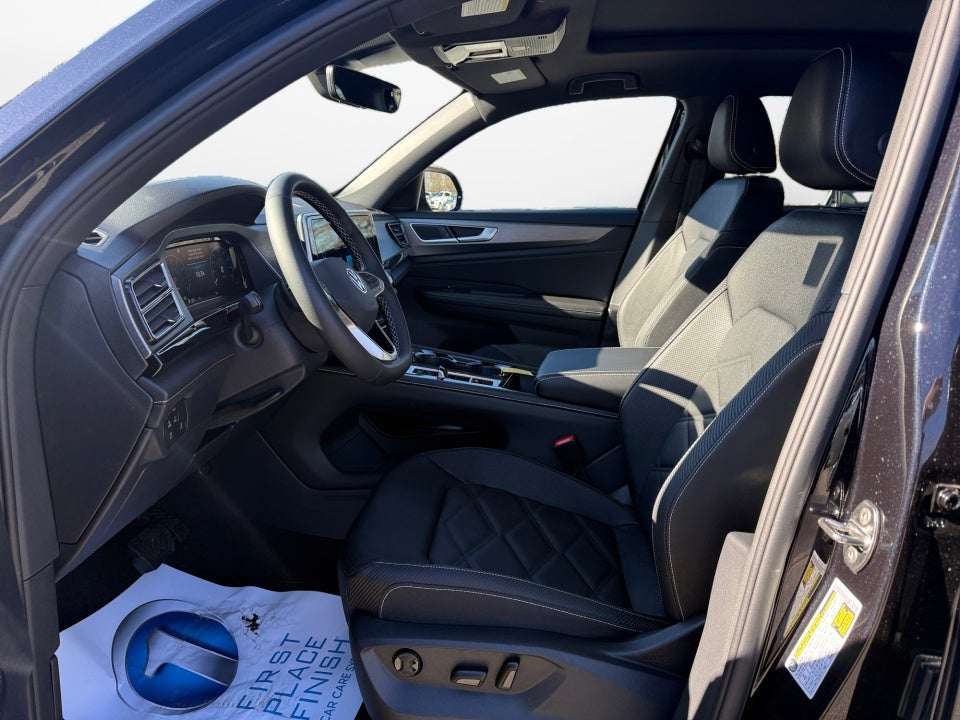 2026 Volkswagen Atlas Cross Sport SE with Technology