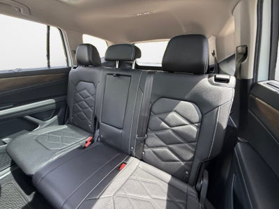 2026 Volkswagen Atlas SE with Technology