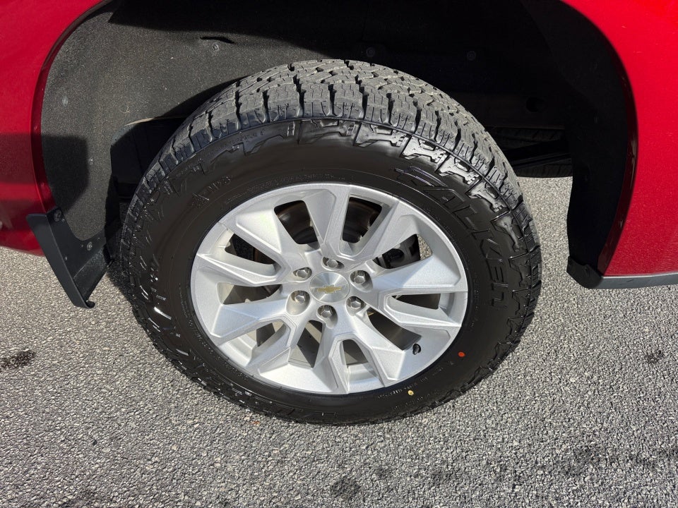 2021 Chevrolet Silverado 1500 4WD Crew Cab Short Bed Custom