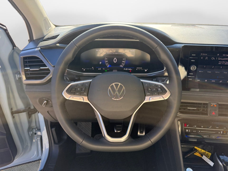 2026 Volkswagen Taos SE Black