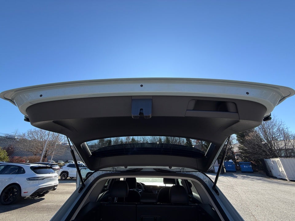 2026 Volkswagen Taos SE Black