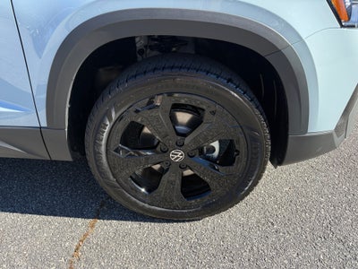 2026 Volkswagen Taos SE Black