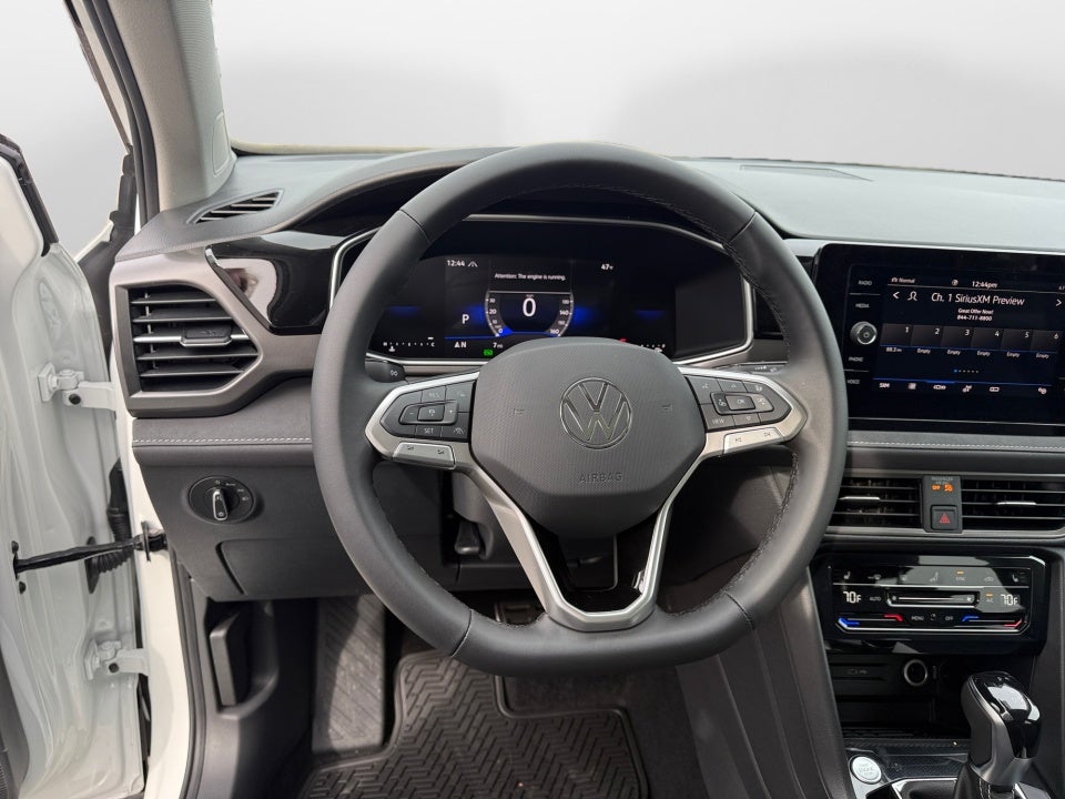 2026 Volkswagen Taos SE Black