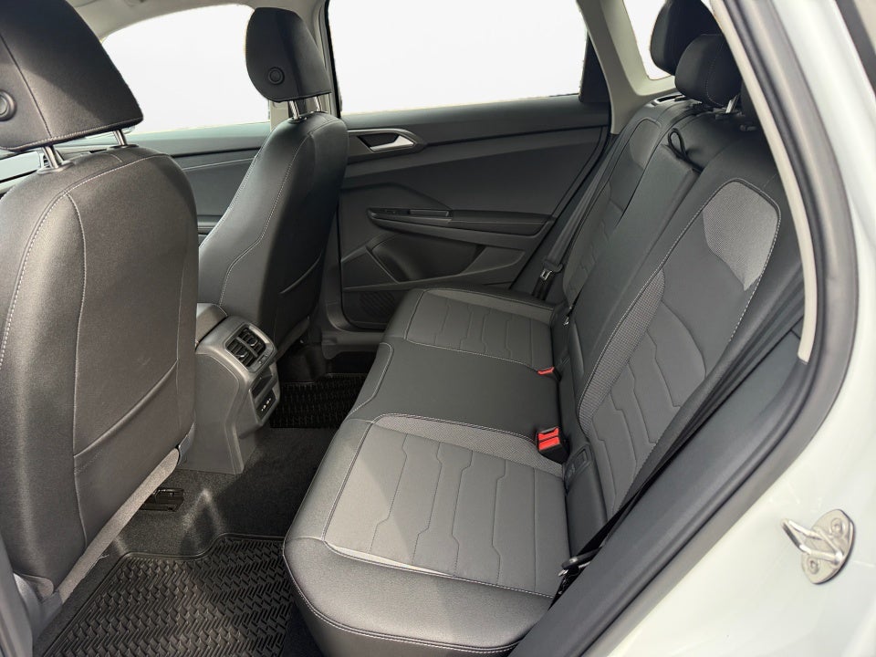 2026 Volkswagen Taos SE Black