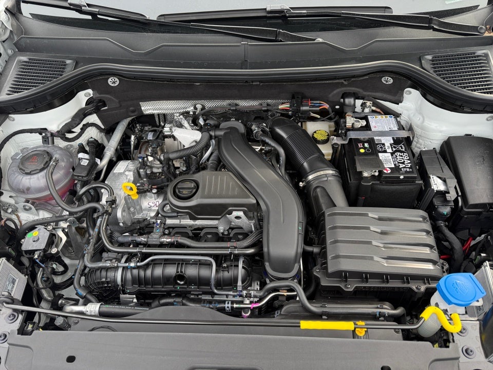 2026 Volkswagen Taos SE Black