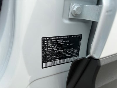 2026 Volkswagen Taos SE Black