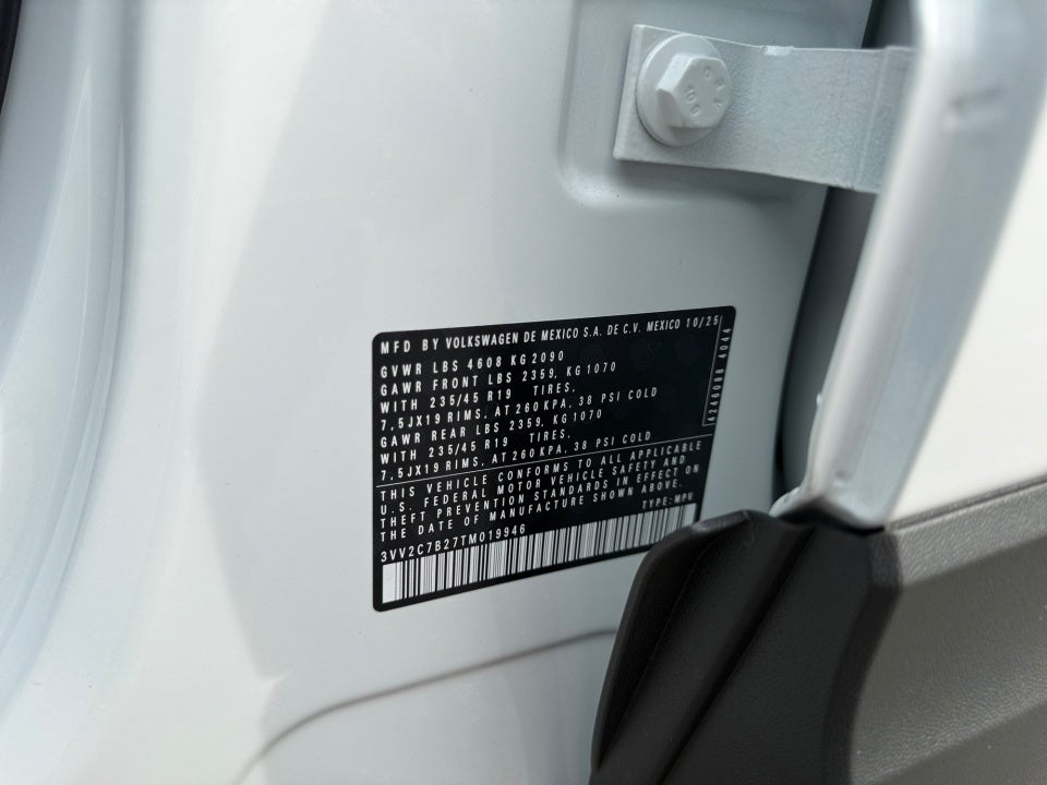 2026 Volkswagen Taos SE Black