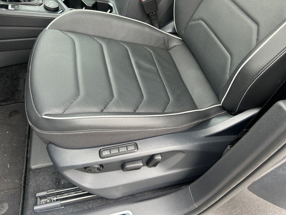 2024 Volkswagen Tiguan 2.0T SEL R-Line