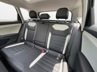 2026 Volkswagen Taos SEL