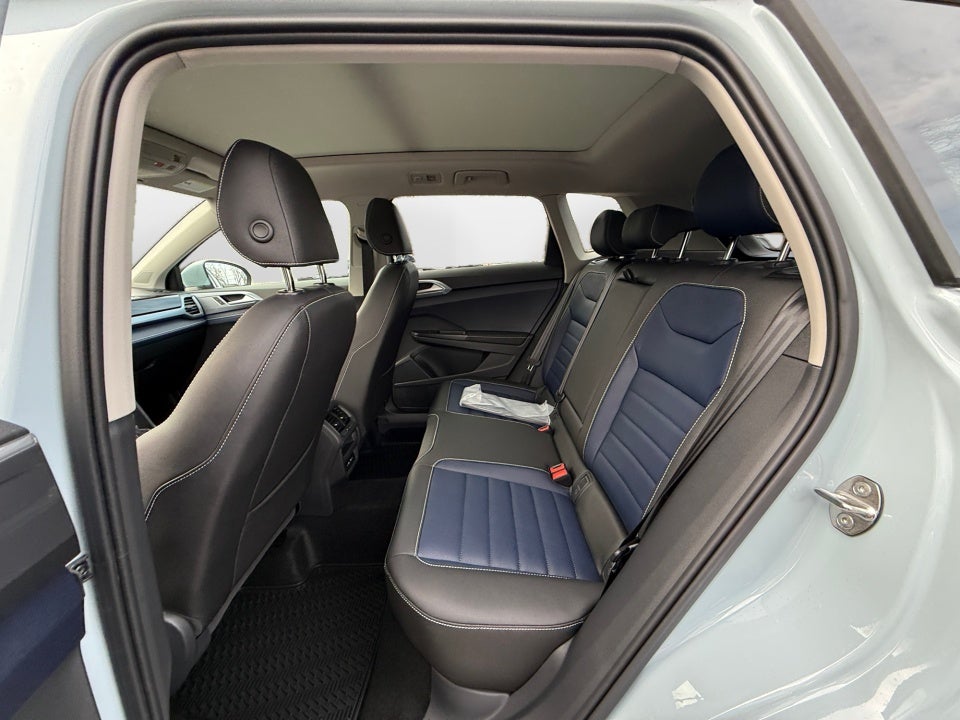 2026 Volkswagen Taos SEL