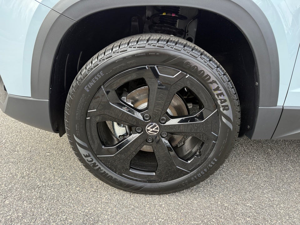 2026 Volkswagen Taos SEL