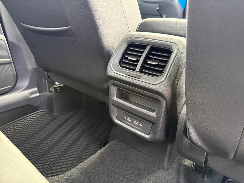 2026 Volkswagen Taos SEL