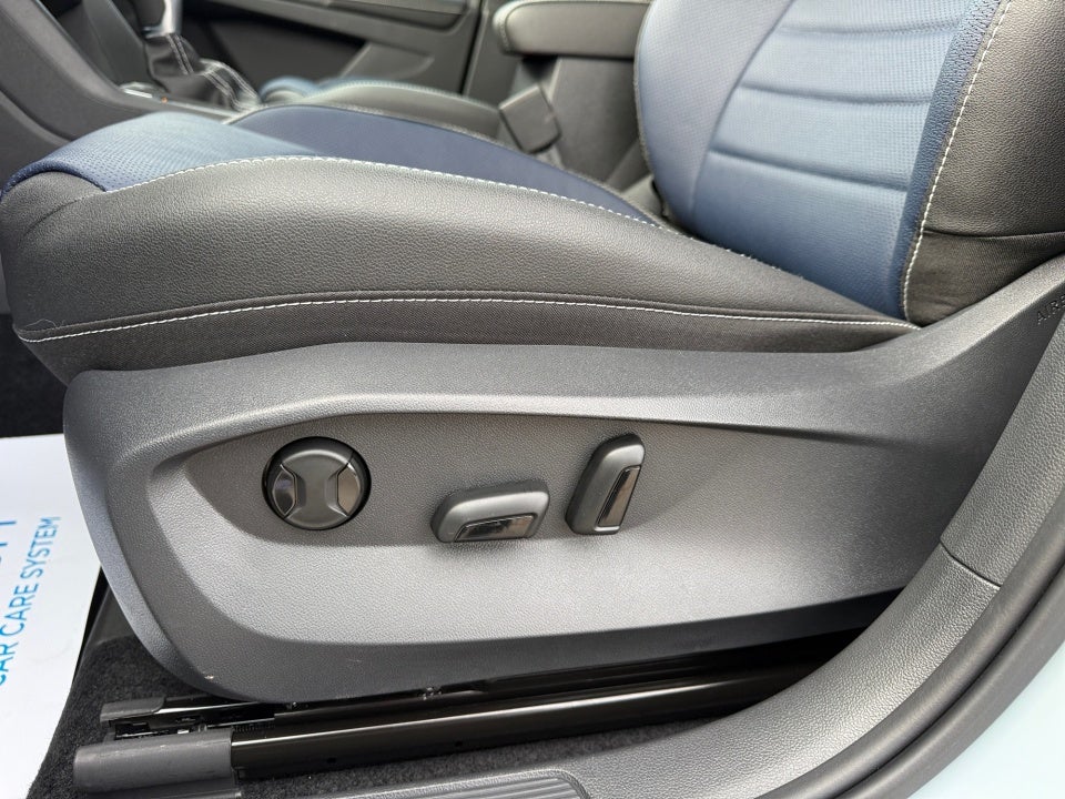 2026 Volkswagen Taos SEL