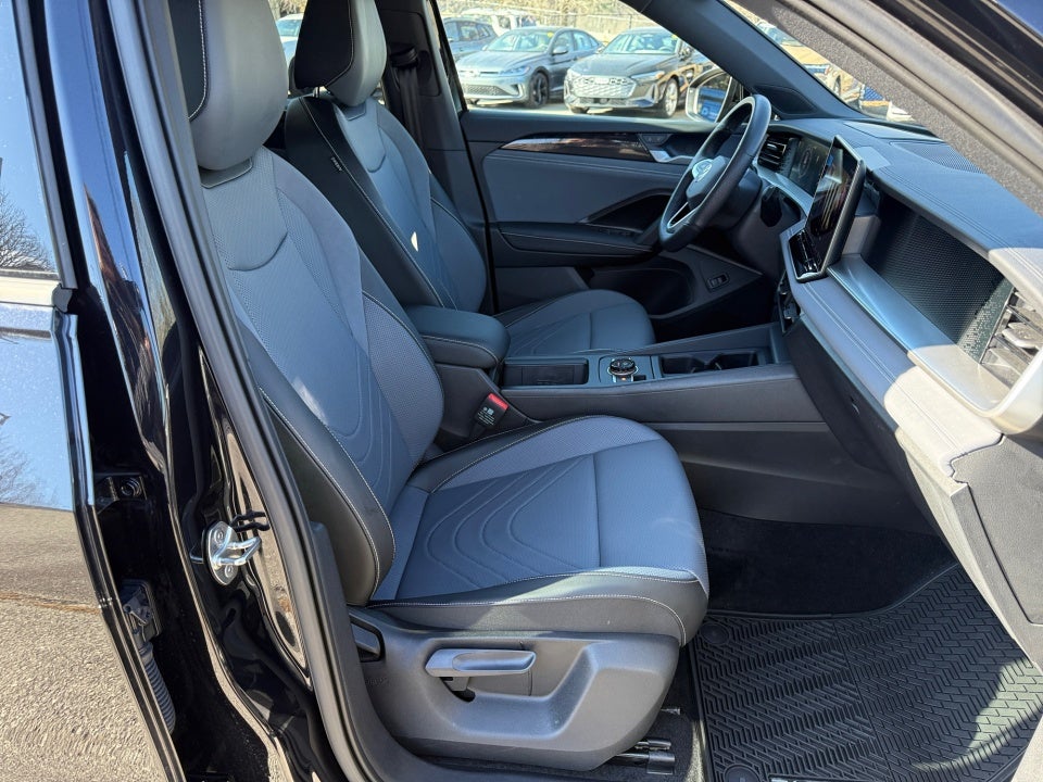 2025 Volkswagen Tiguan 2.0T SE R-Line Black