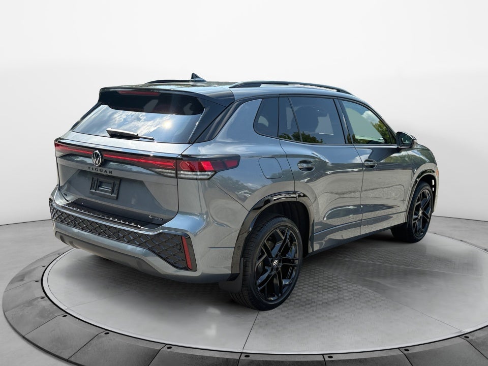 2026 Volkswagen Tiguan SE R-Line Black