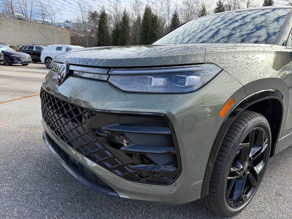 2026 Volkswagen Tiguan SE R-Line Black