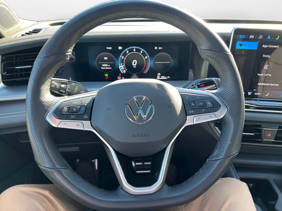 2025 Volkswagen Tiguan 2.0T SE R-Line Black