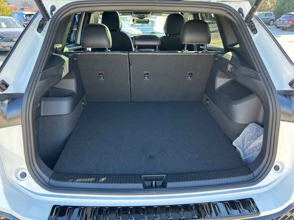 2025 Volkswagen Tiguan 2.0T SE R-Line Black