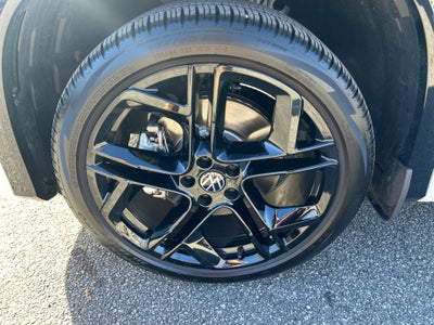 2025 Volkswagen Tiguan 2.0T SE R-Line Black