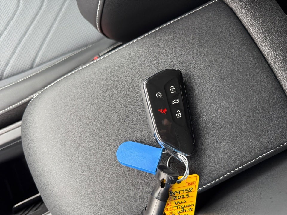 2025 Volkswagen Tiguan 2.0T SE R-Line Black