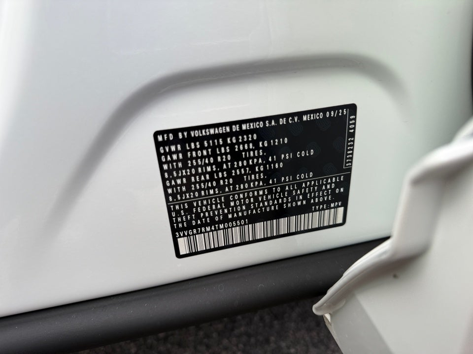 2026 Volkswagen Tiguan SE R-Line Black