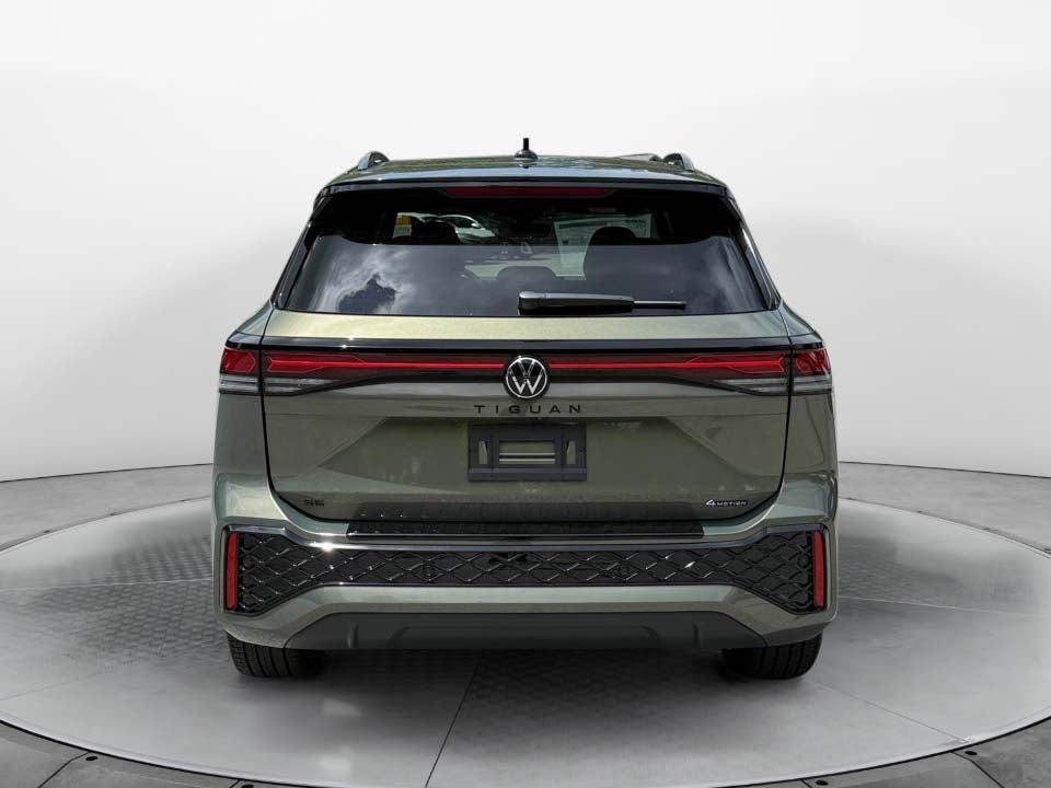 2026 Volkswagen Tiguan SE R-Line Black