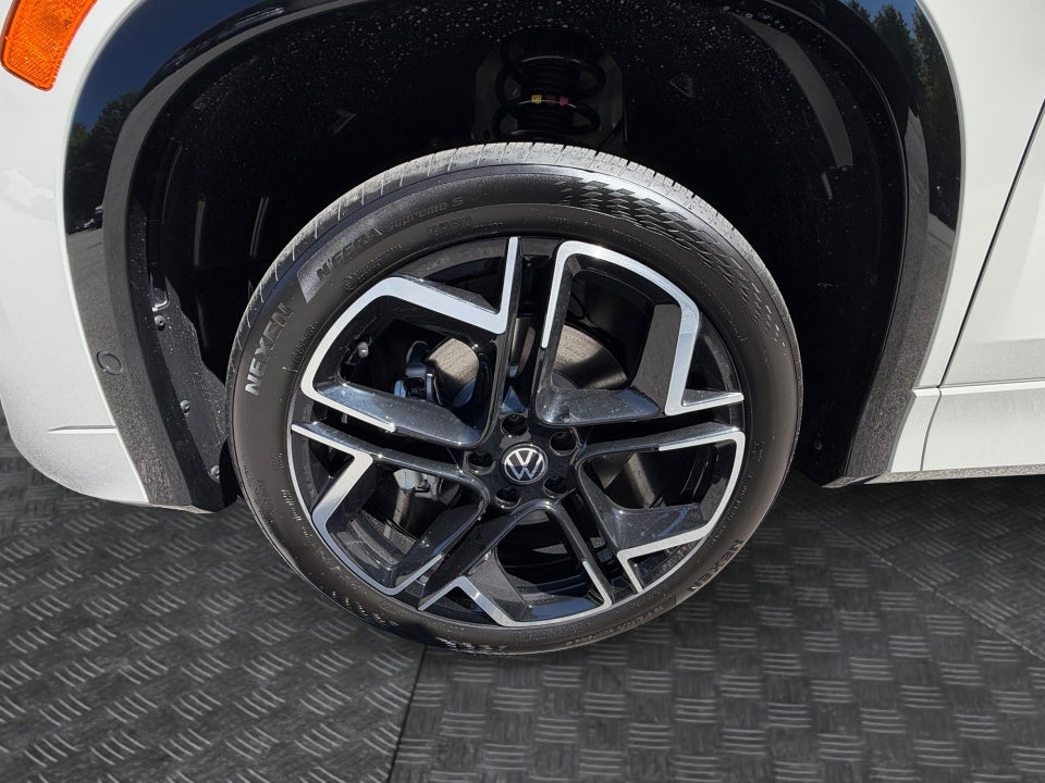 2026 Volkswagen Tiguan SEL R-Line Turbo