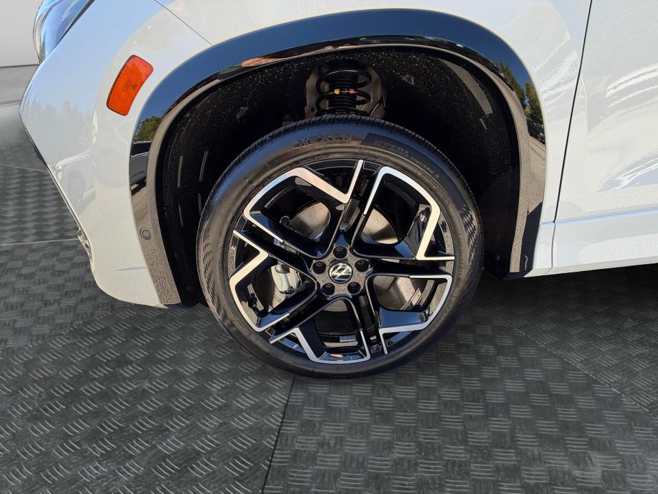 2026 Volkswagen Tiguan SEL R-Line Turbo