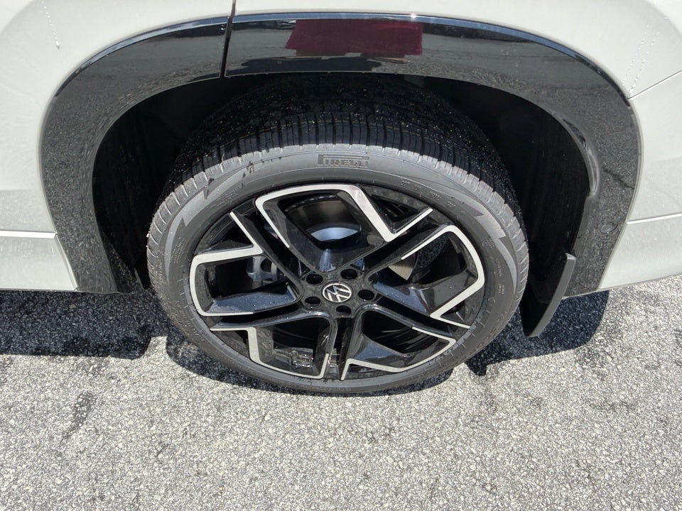 2026 Volkswagen Tiguan SEL R-Line Turbo