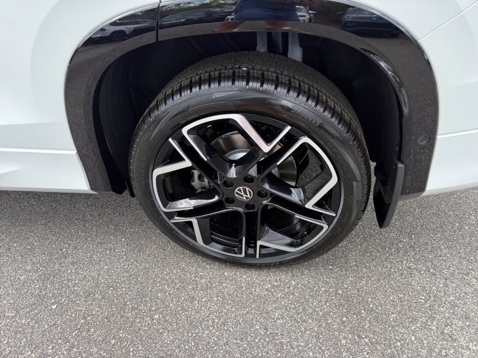 2026 Volkswagen Tiguan SEL R-Line Turbo