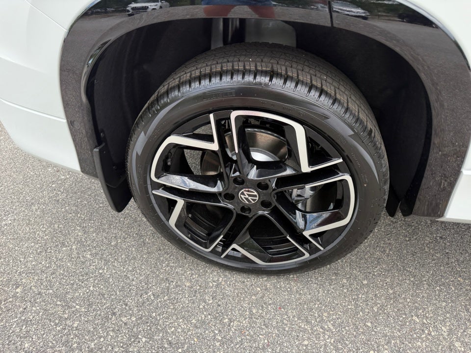 2026 Volkswagen Tiguan SEL R-Line Turbo