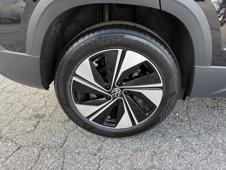 2026 Volkswagen Taos SE