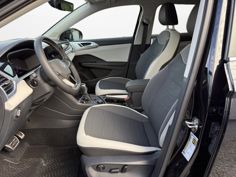 2026 Volkswagen Taos SE