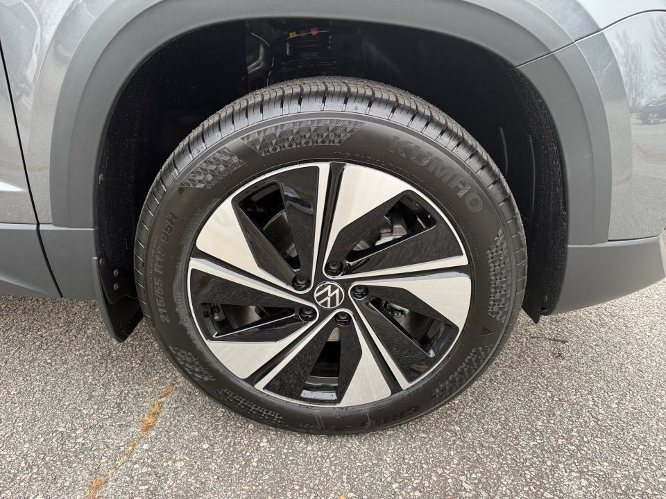 2026 Volkswagen Taos SE