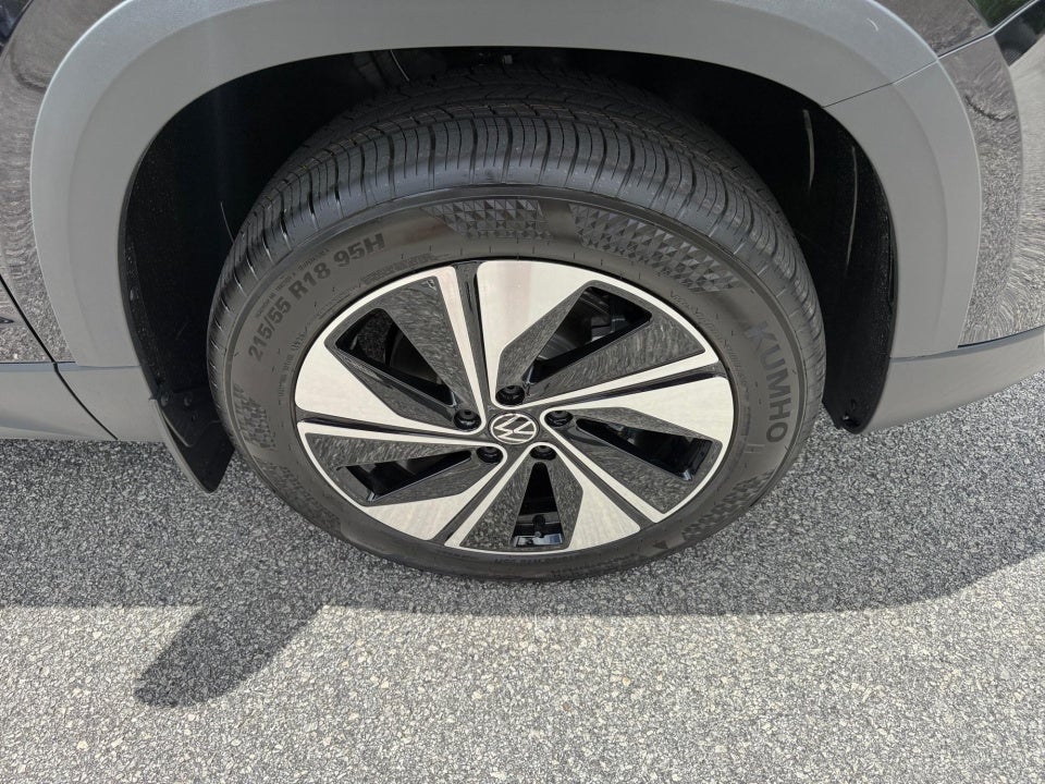 2026 Volkswagen Taos SE