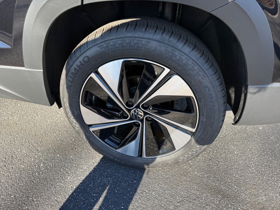 2026 Volkswagen Taos SE