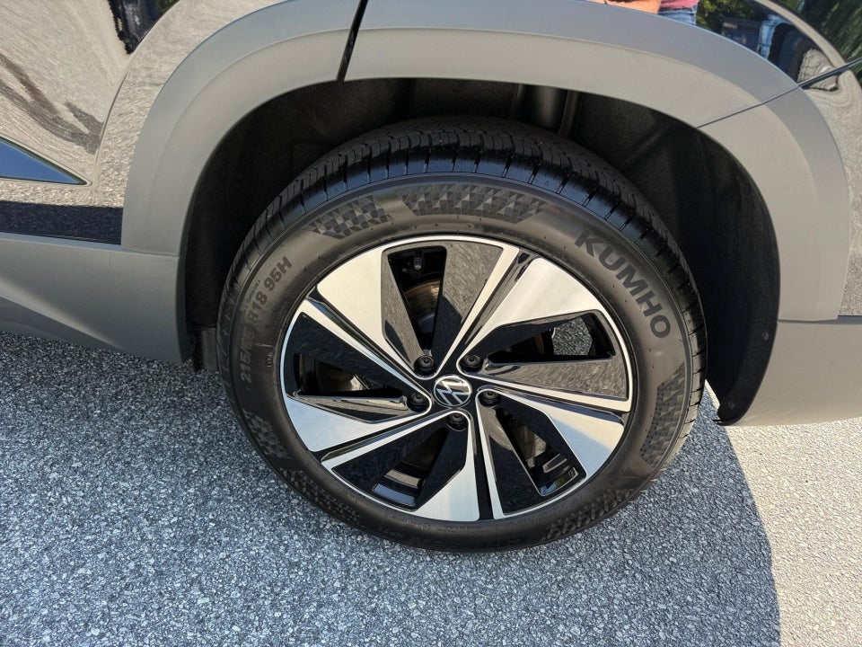 2026 Volkswagen Taos SE