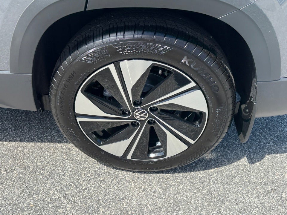 2026 Volkswagen Taos SE