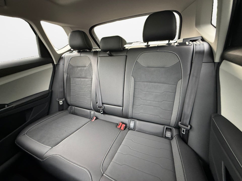 2027 Volkswagen Taos SE