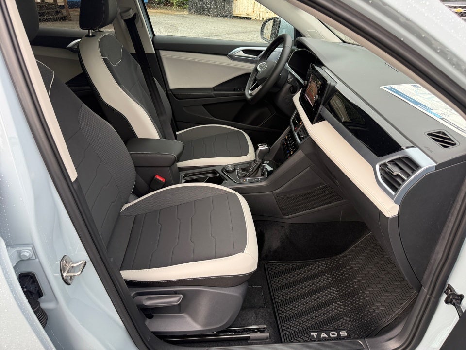 2027 Volkswagen Taos SE