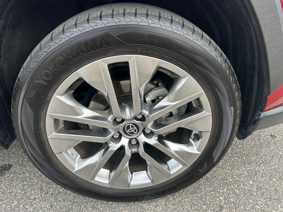 2020 Toyota RAV4 XLE Premium