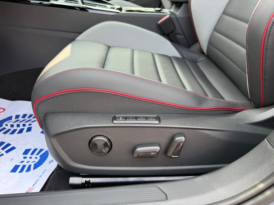 2025 Volkswagen Golf GTI 2.0T SE