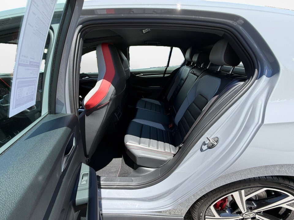 2025 Volkswagen Golf GTI 2.0T SE